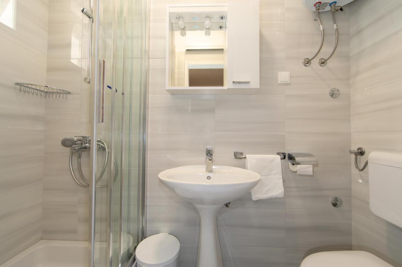 Apartman Dese 2+1 Tučepi Exteriör bild