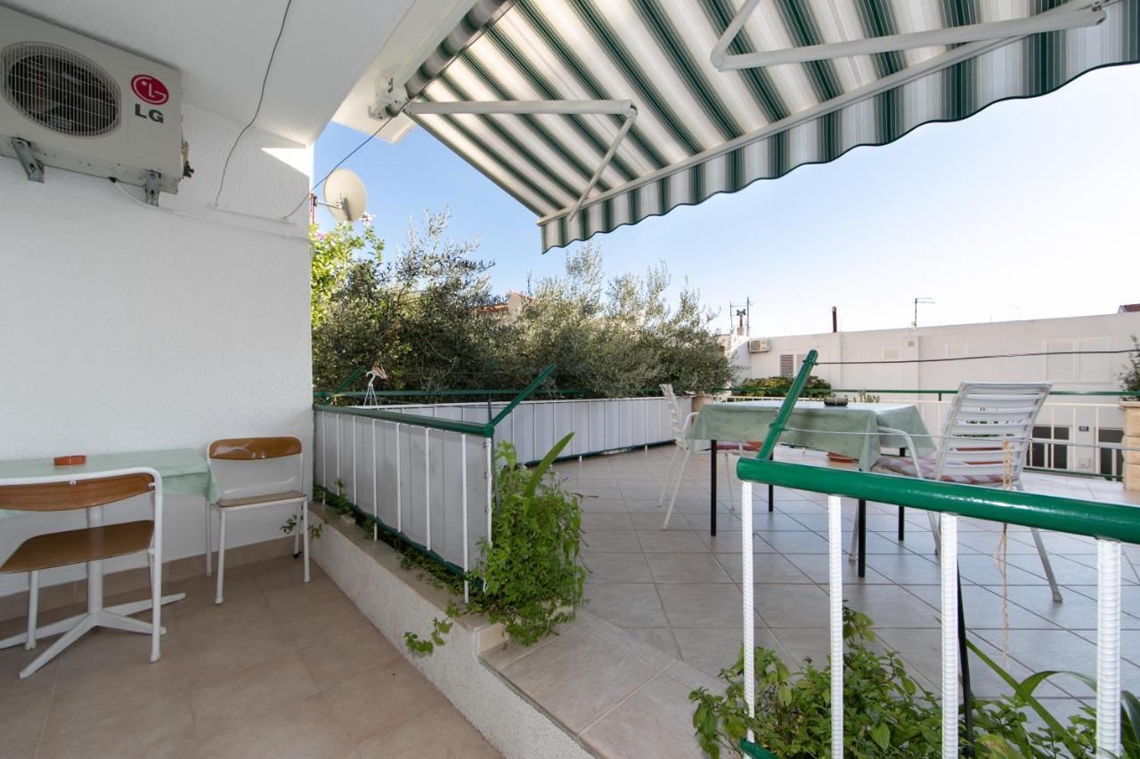 Apartman Dese 2+1 Tučepi Exteriör bild